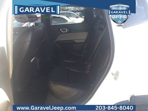 Used 2025 Jeep Compass Limited image 17