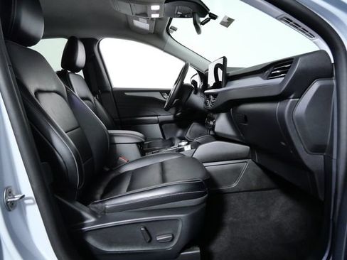 Certified 2025 Ford Escape Platinum AWD/4WD image 8