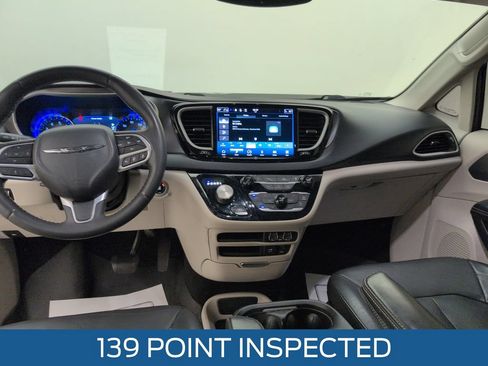 Used 2022 Chrysler Pacifica Touring-L FWD image 7