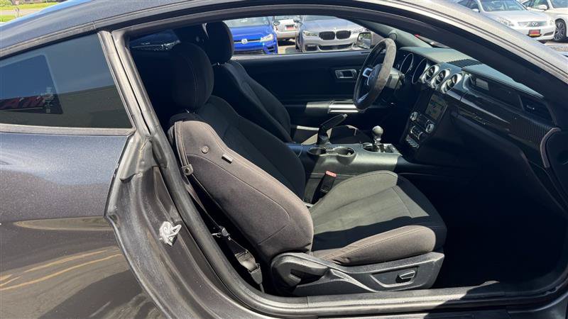 Used 2018 Ford Mustang GT RWD image 6