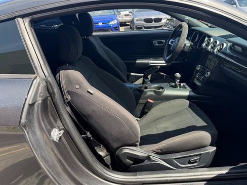 Used 2018 Ford Mustang GT RWD image 6