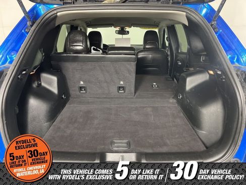 Used 2020 Jeep Cherokee Trailhawk image 24