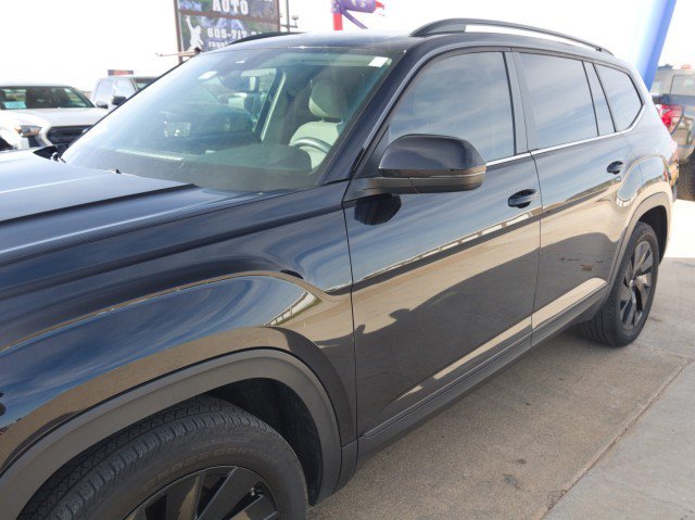 Used 2024 Volkswagen Atlas SE w/ Panoramic Sunroof Package FWD image 7