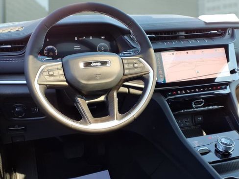 New 2026 Jeep Grand Cherokee Altitude AWD/4WD image 9