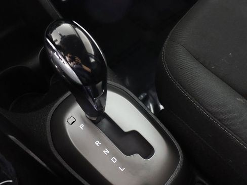 Used 2022 Chevrolet Spark LS FWD image 33