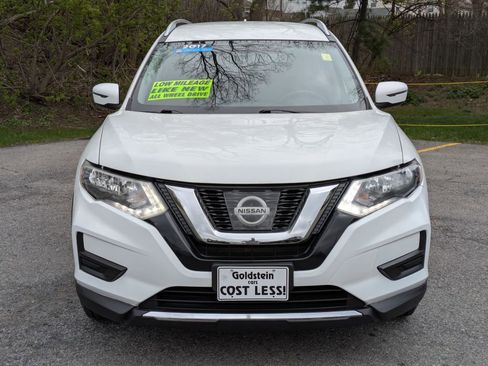 Used 2017 Nissan Rogue SV AWD/4WD image 2