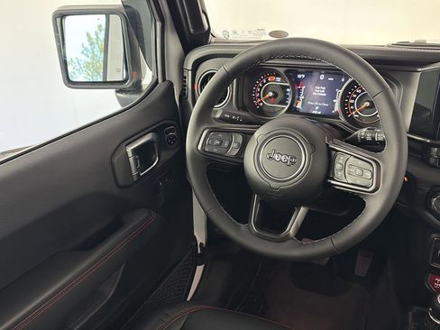 Used 2026 Jeep Wrangler Unlimited Rubicon w/ Steel Bumper Group image 19