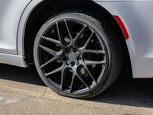 Used 2019 Chrysler 300 Limited image 65