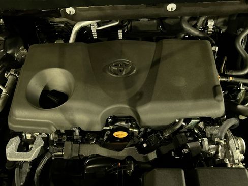 Used 2025 Toyota RAV4 XLE image 34