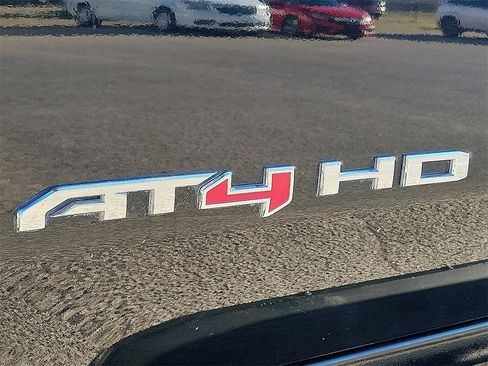 Used 2021 GMC Sierra 2500 AT4 image 9