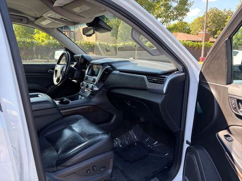 Used 2018 Chevrolet Suburban LT w/ Luxury Package AWD/4WD image 27