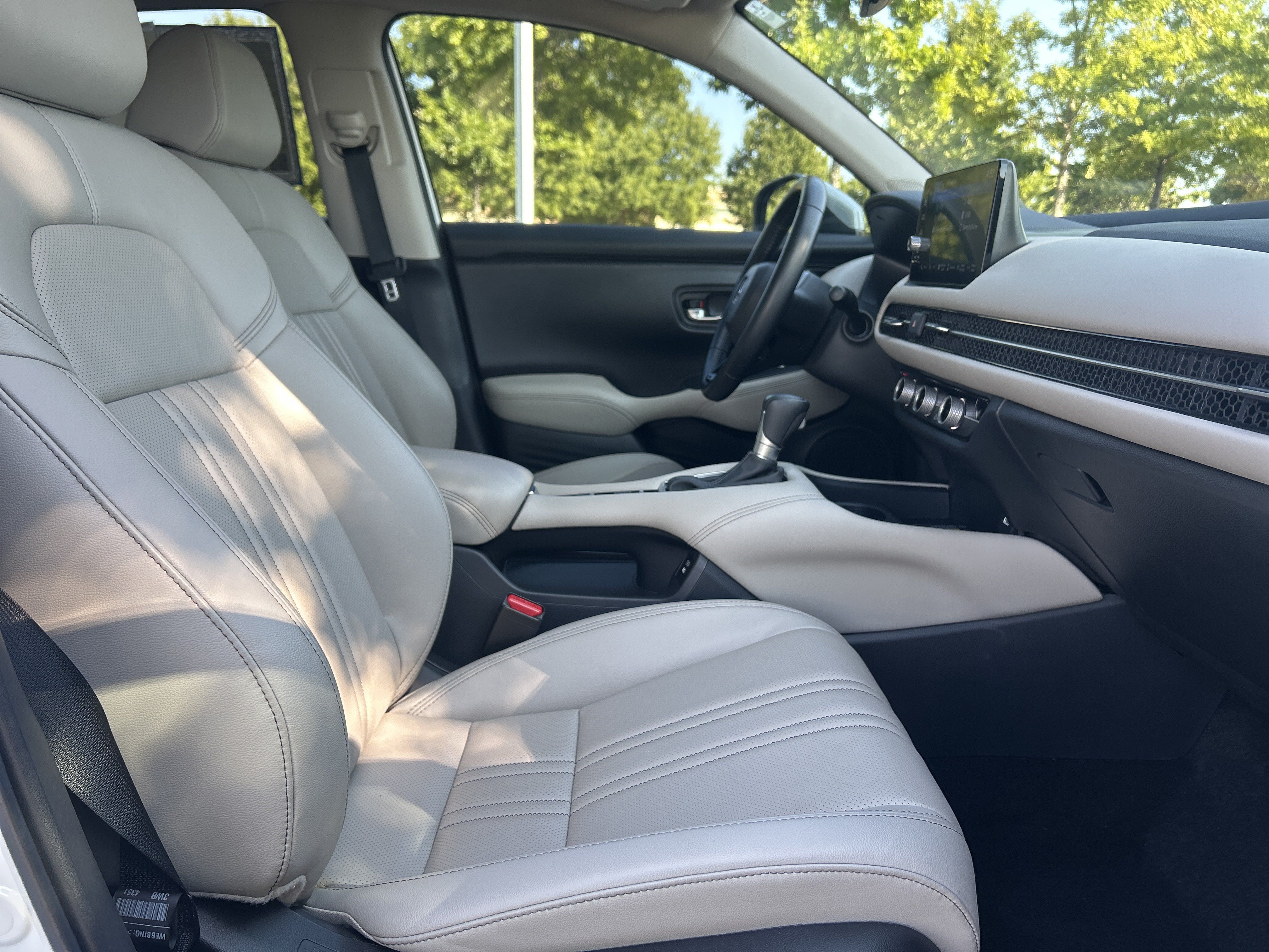 Certified 2025 Honda HR-V EX-L image 31