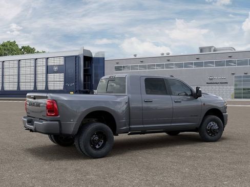 New 2026 RAM 3500 Laramie AWD/4WD image 4