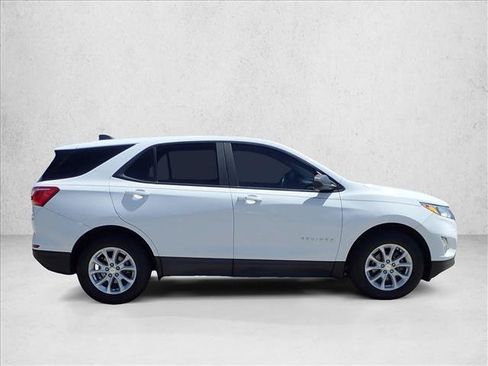 Used 2021 Chevrolet Equinox LS w/ LS Convenience Package AWD/4WD image 5