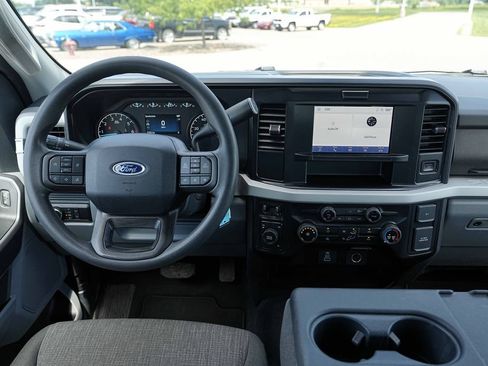 Used 2025 Ford F250 XLT AWD/4WD image 28