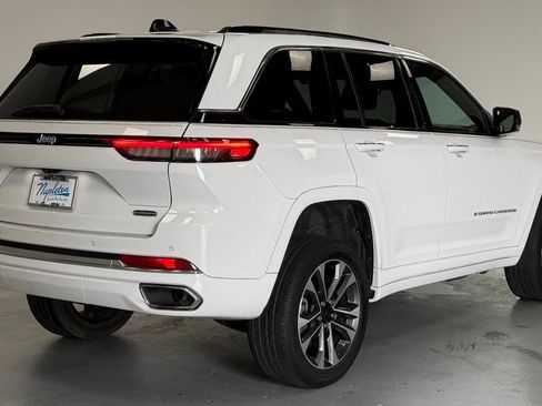 Used 2023 Jeep Grand Cherokee Overland AWD/4WD image 3
