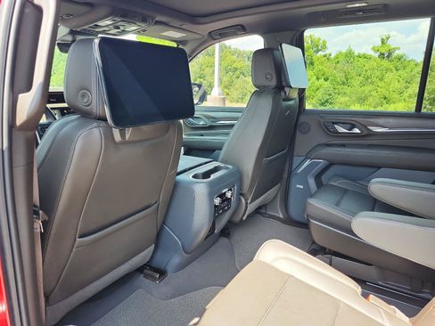 Used 2023 GMC Yukon Denali w/ Denali Reserve Package AWD/4WD image 13