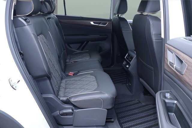 Certified 2026 Volkswagen Atlas SEL Premium R-Line AWD/4WD image 18