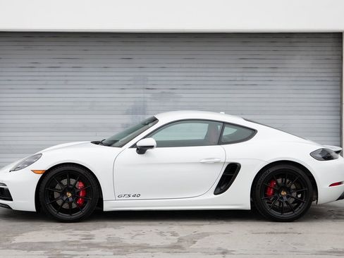 Certified 2025 Porsche 718 Cayman GT4 image 2