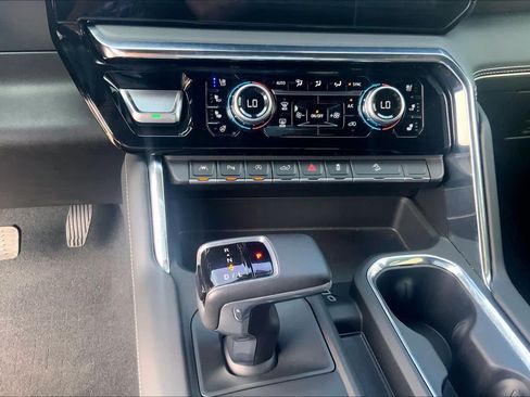 Used 2025 GMC Sierra 1500 Denali Ultimate AWD/4WD image 32