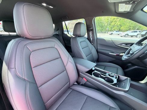 New 2026 Chevrolet Equinox LT w/ Convenience Package II FWD image 24
