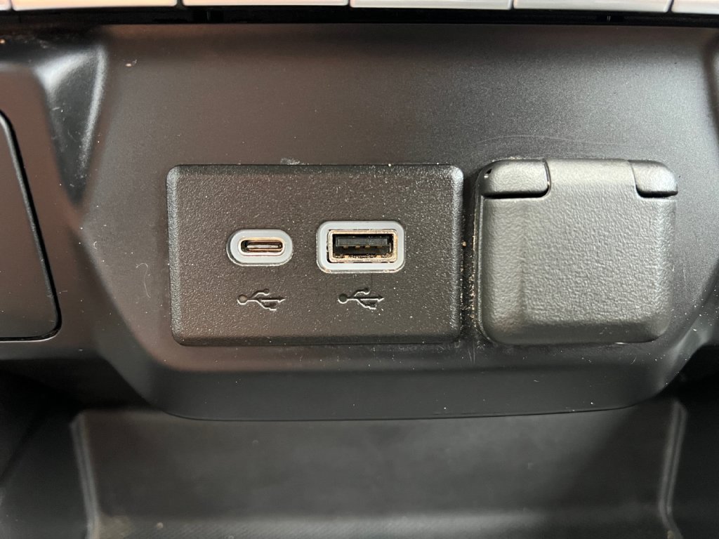 Used 2022 Chevrolet Silverado 1500 RST RWD image 6