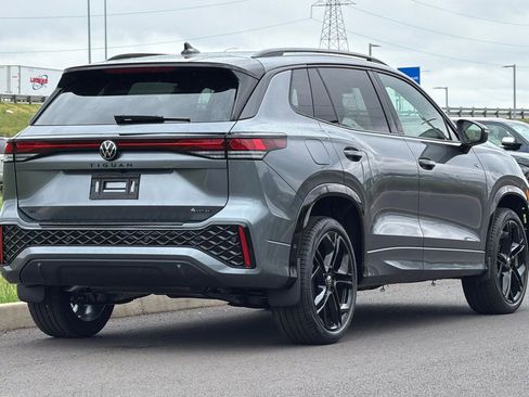 New 2026 Volkswagen Tiguan SE R-Line AWD/4WD image 3