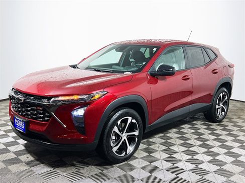 Used 2024 Chevrolet Trax RS w/ Driver Confidence Package image 4