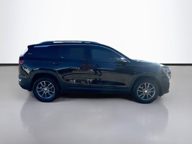 Used 2024 GMC Terrain SLT AWD/4WD image 4