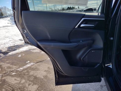 New 2026 Mitsubishi Outlander SE image 28