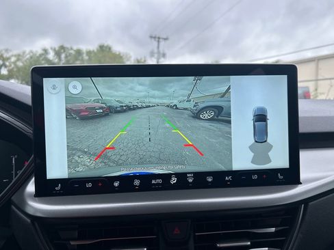 New 2025 Ford Escape SE image 21