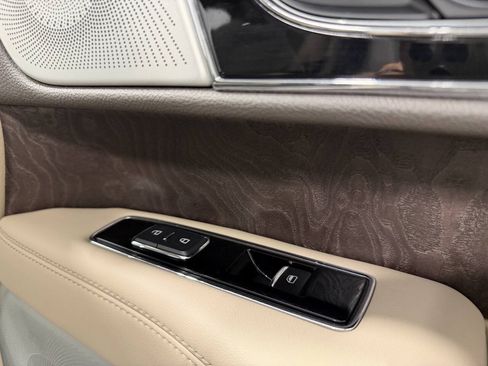 Used 2022 Lincoln Navigator L Reserve AWD/4WD image 37