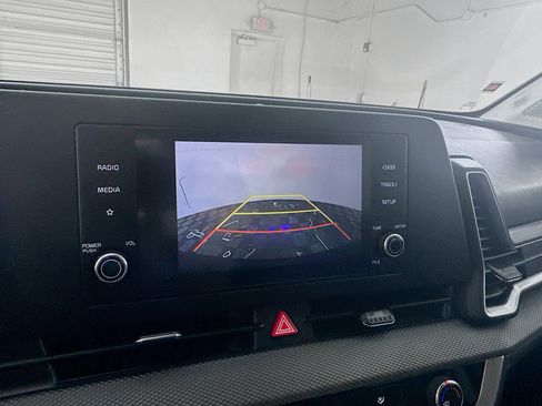 Used 2024 Kia Sportage LX image 21