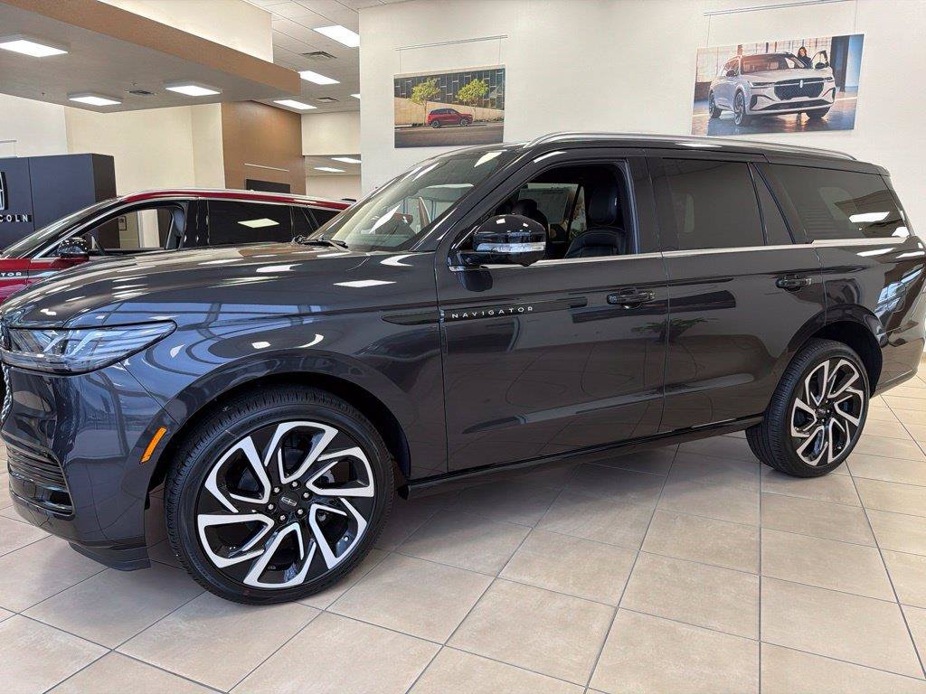 New 2026 Lincoln Navigator Black Label AWD/4WD image 5