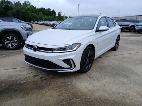 New 2026 Volkswagen Jetta SE FWD image 1