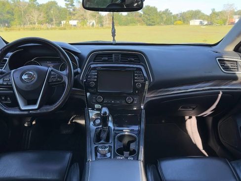 Used 2018 Nissan Maxima Platinum image 10