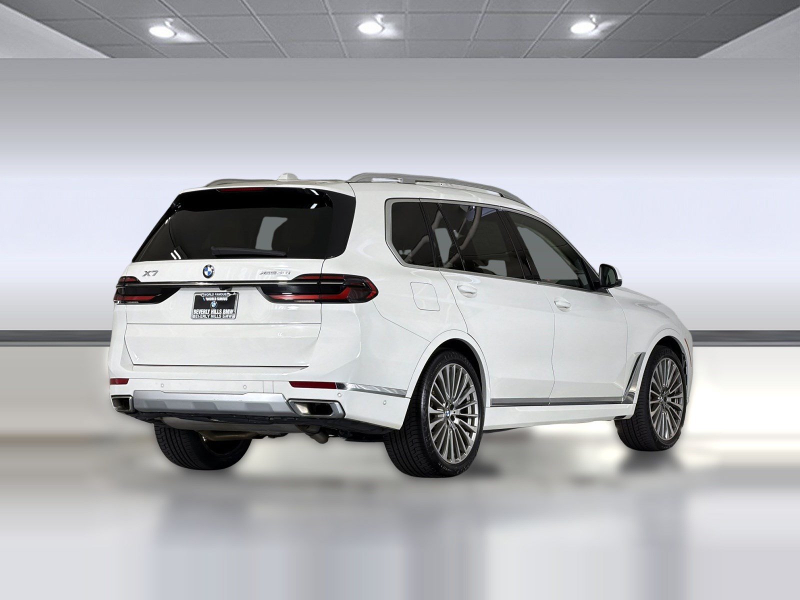 Used 2024 BMW X7 xDrive40i w/ Climate Comfort Package AWD/4WD image 8