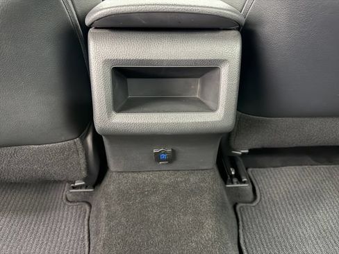 Used 2019 Toyota Camry SE FWD image 31