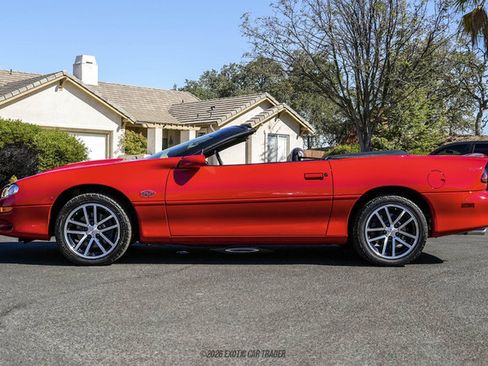 Used 2002 Chevrolet Camaro Z28 w/ SS Performance/Appearance Pkg RWD image 3