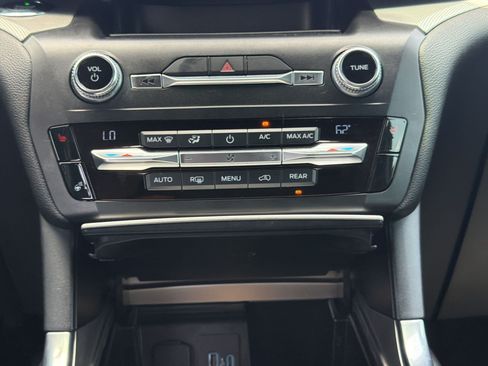 Used 2020 Ford Explorer XLT w/ Equipment Group 202A RWD image 18