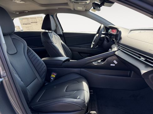 New 2026 Hyundai Elantra Limited FWD image 15