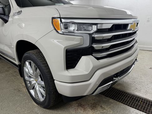 New 2026 Chevrolet Silverado 1500 High Country AWD/4WD image 2