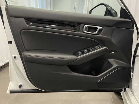 Used 2025 Honda Civic Sport image 13