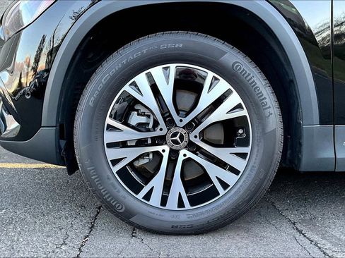 Used 2025 Mercedes-Benz GLA 250 4MATIC image 8