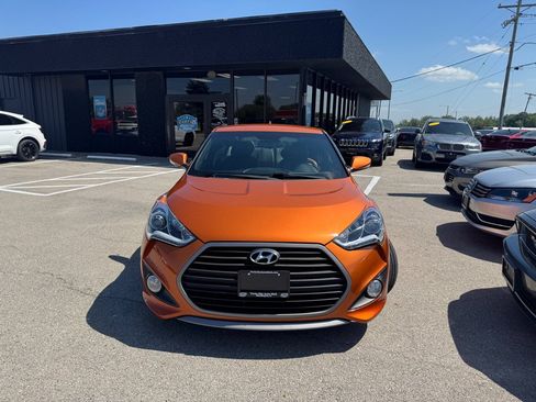 Used 2016 Hyundai Veloster Turbo FWD image 2