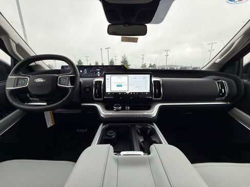 New 2026 Ford Expedition Max Platinum w/ Driver's Package image 31