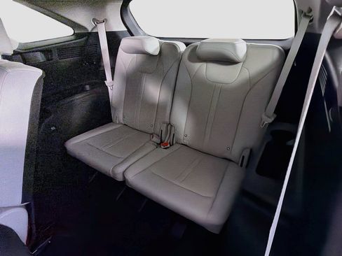Used 2025 Kia Sorento S w/ Panoramic Sunroof Package FWD image 31