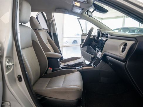 Used 2017 Toyota Corolla LE w/ Carpet Mat Package (TMS) FWD image 17