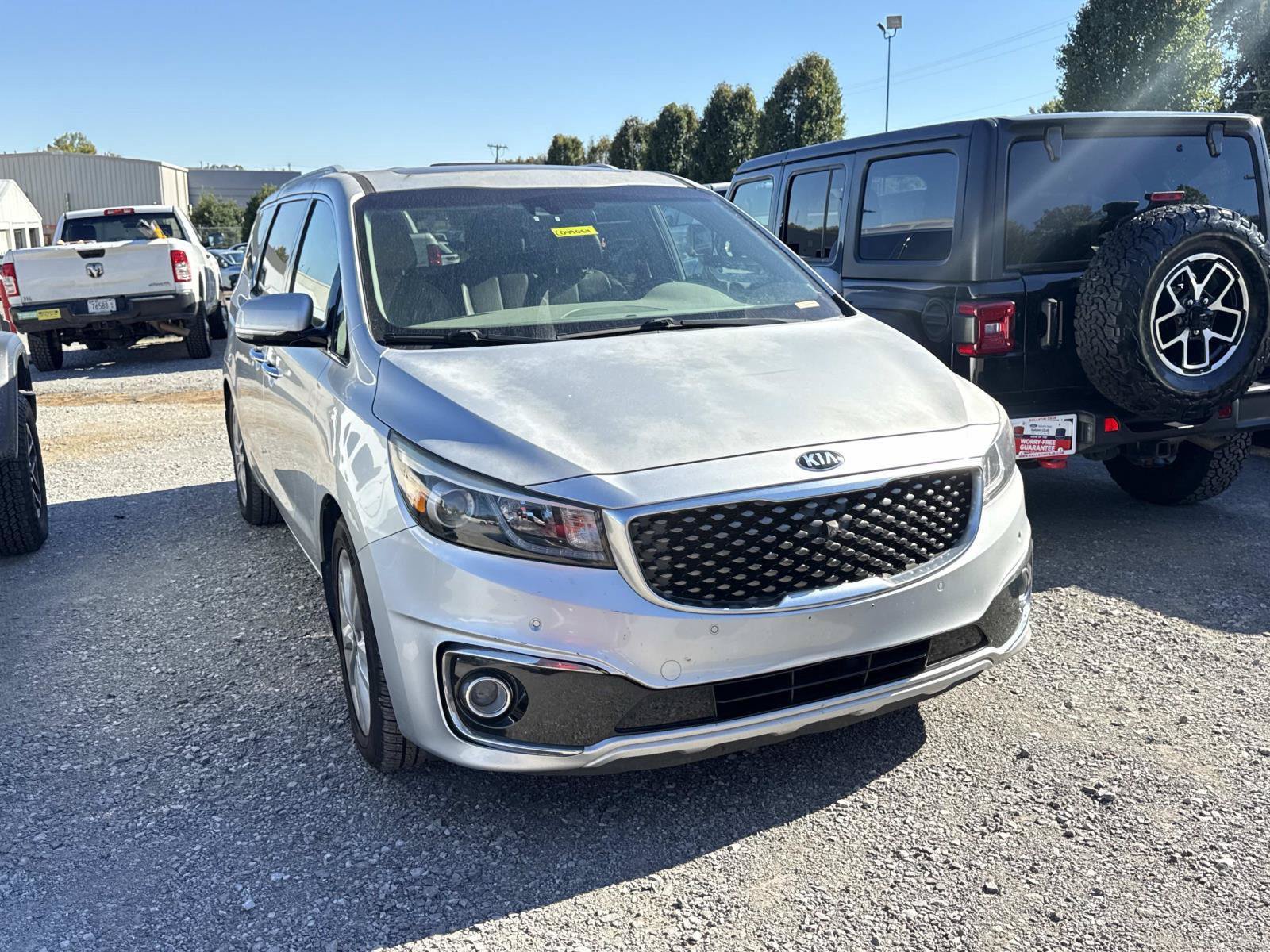 Used 2015 Kia Sedona SX Limited w/ SXL Technology Package FWD image 3