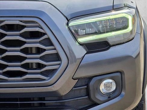Used 2022 Toyota Tacoma TRD Off-Road AWD/4WD image 9